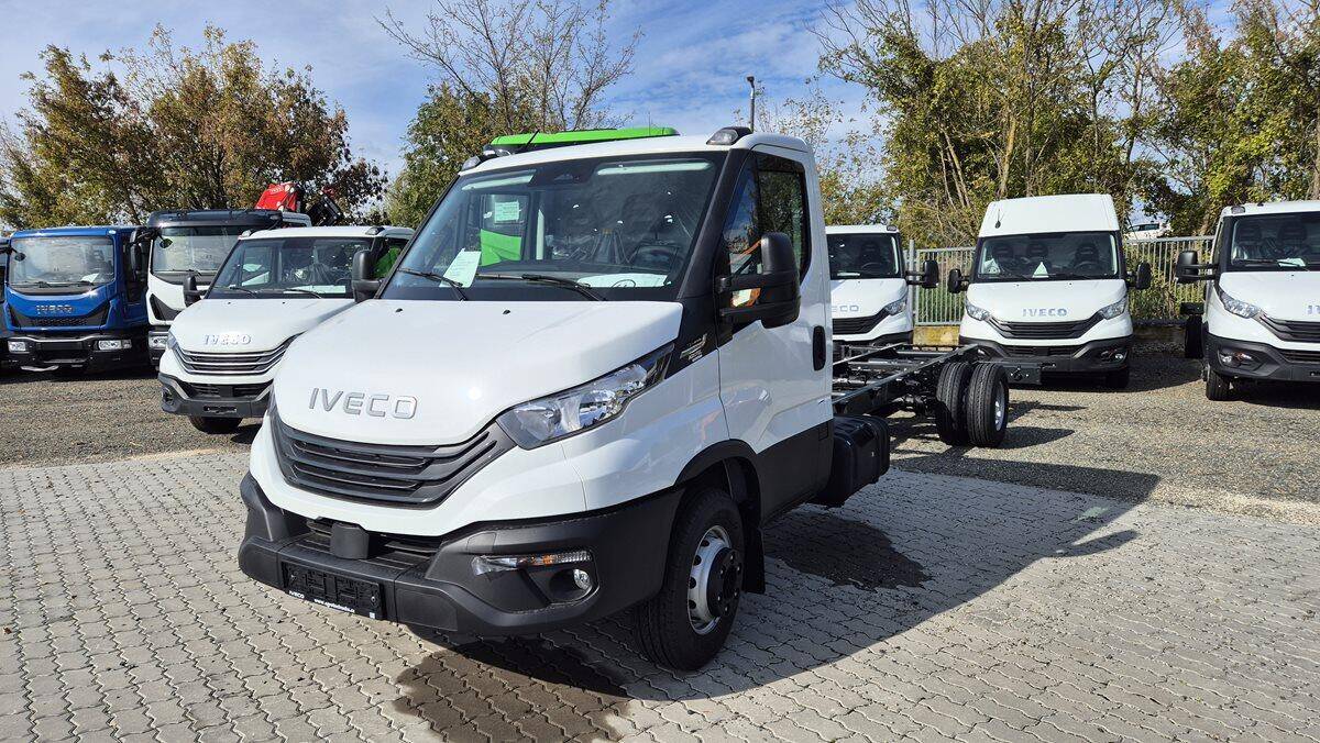 Iveco Daily 50C18H do 3,5t, klima Podvozek s kabinou